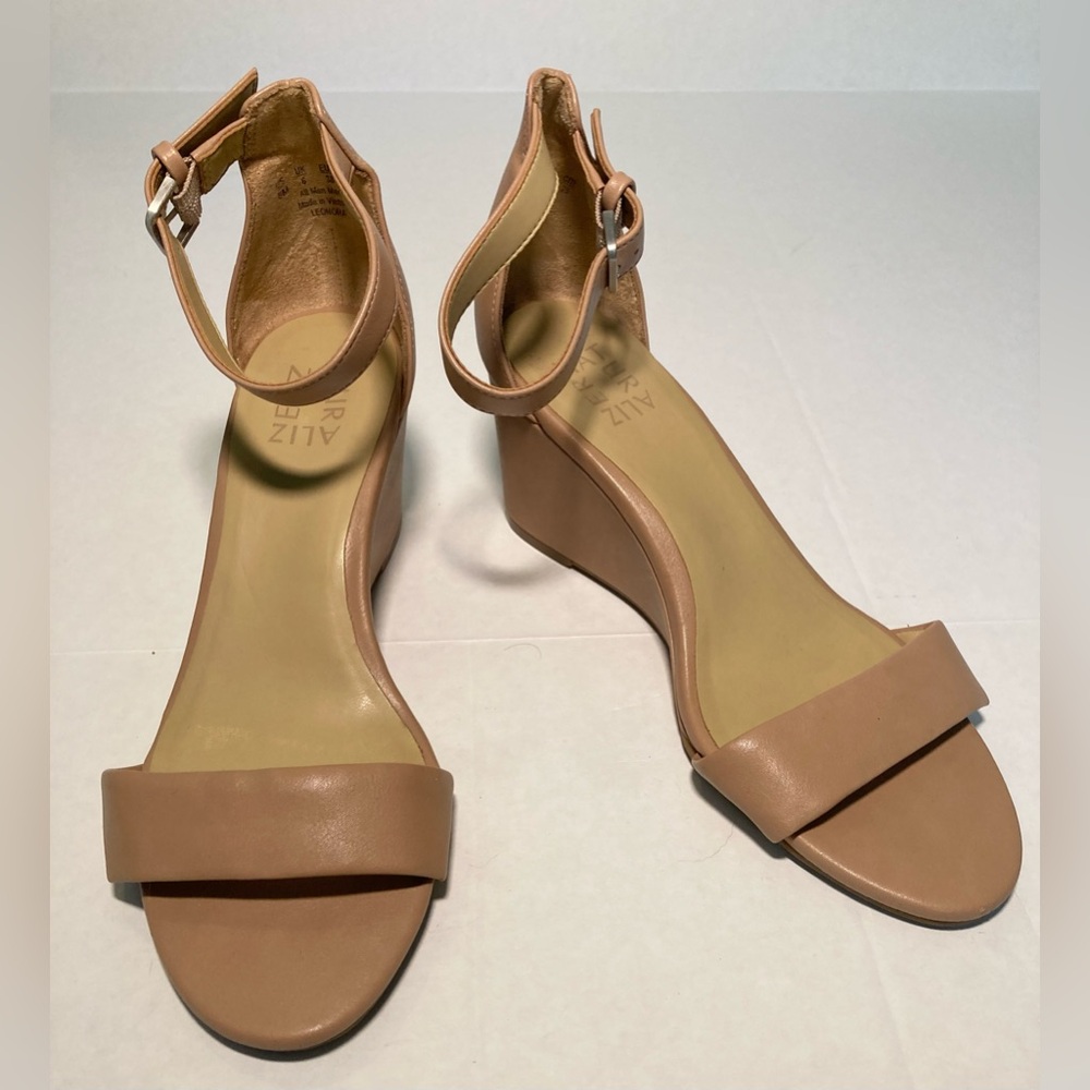 Naturalizer GUC Size 8 Leonora Wedge Sandals in Tan